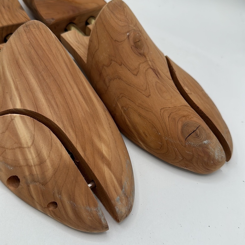 Cedar wood tectake luxury shoe trees - Picture 3 of 5